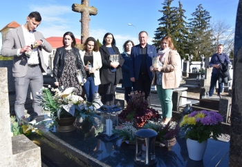 Zdjęcie główne dla: 'Pamiętamy o zmarłych pracownikach i zasłużonych dla sieniawskiej ziemi' 