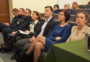 Zdjęcie główne dla: 'Debata dotycząca bezpieczeństwa seniorów' 