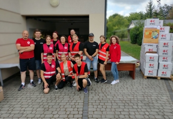 Zdjęcie główne dla: 'Wydawali żywność dla potrzebujących' 