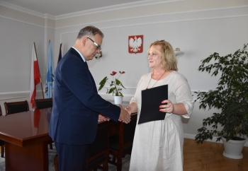 Zdjęcie główne dla: 'Powierzenie obowiązków Dyrektora Miejskiego Przedszkola w Sieniawie pani Bernadecie Ciurko' 