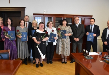 Zdjęcie główne dla: 'Burmistrz wręczył nauczycielom nagrody z okazji Dnia Edukacji Narodowej'