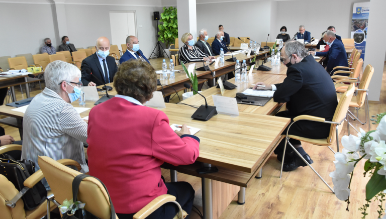 Zdjęcie główne newsa: Nadzwyczajna, XXIV sesja Rady Miejskiej w Sieniawie, 14 czerwca 2021 r.