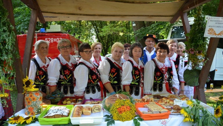 Zdjęcie główne newsa: Zespół Piganeczki z Pigan na Powiatowym Święcie Chleba w Przeworsku