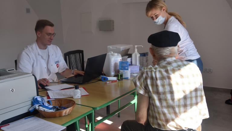 Zdjęcie główne newsa: Akcja #SzczepimySię z Centrum Medycznym Medyk z Rzeszowa i jednostką OSP Sieniawa