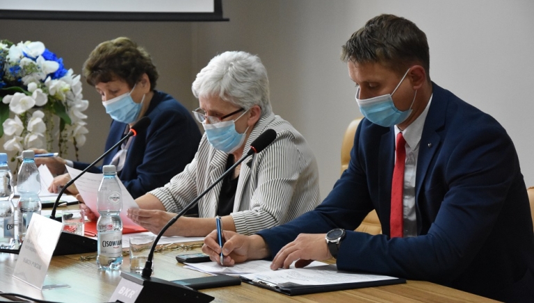 Zdjęcie główne newsa: Zawiadomienie o zwołaniu XXVII sesji Rady Miejskiej w Sieniawie