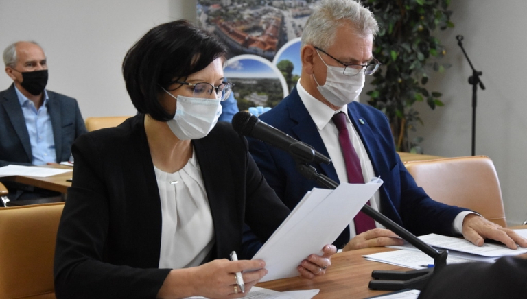 Zdjęcie główne newsa: XXVIII sesja Rady Miejskiej w Sieniawie, 25 października 2021 r.
