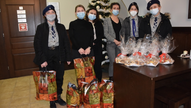 Zdjęcie główne newsa: Paczki świąteczne dla najbardziej potrzebujących rodzin