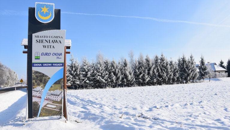 Zdjęcie główne newsa: Nowoczesne witacze już zainstalowane – witają i żegnają odwiedzających naszą gminę