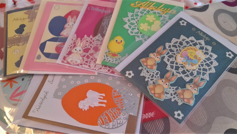 Zdjęcie główne newsa: Wykonują i sprzedają kartki wielkanocne - tak chcą nieść wsparcie dla Ukrainy