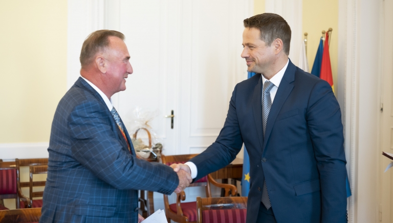 Zdjęcie główne newsa: Prezydent Warszawy Rafał Trzaskowski odwiedzi Sieniawę!