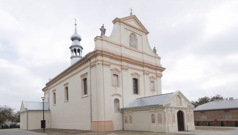 Zdjęcie główne newsa: „Zabytek Zadbany” - zgłoszony przez MiG Sieniawa zespół kościoła pw. św. Jana Chrzciciela przeszedł ocenę formalną