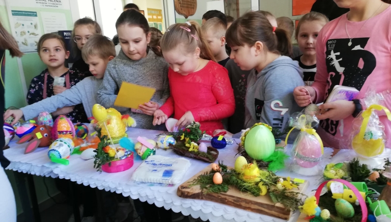 Zdjęcie główne newsa: Świąteczny kiermasz w SP w Sieniawie