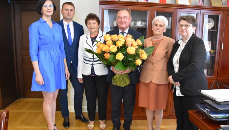 Zdjęcie główne newsa: Jednogłośne absolutorium i wotum zaufania dla Burmistrza - XXXV sesja Rady Miejskiej w Sieniawie