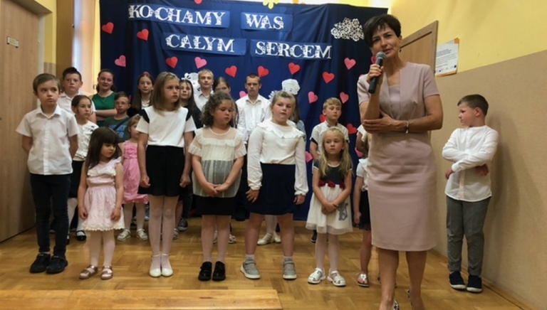 Zdjęcie główne newsa: Piknik z okazji Dnia Matki i Ojca oraz Dnia Dziecka w Szkole Podstawowej im. prof. K. Sucheckiego w Wylewie