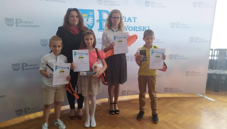 Zdjęcie główne newsa: Dmytro Timofeev z SP w Rudce zajął II miejsce w pierwszej kat. wiekowej w konkursie plastycznym zorganizowanym przez KRUS