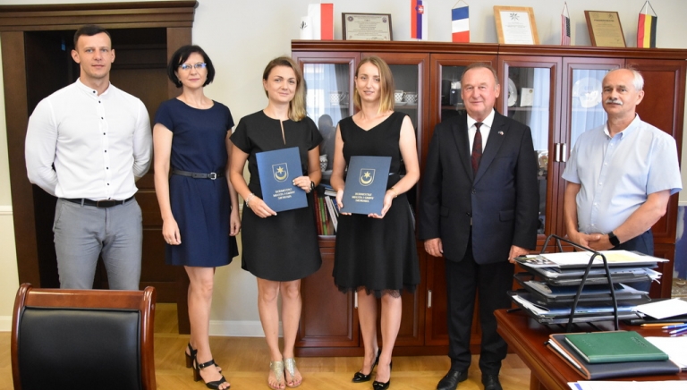 Zdjęcie główne newsa: Wręczenie aktów nadania stopnia nauczyciela mianowanego