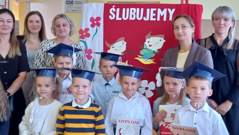 Zdjęcie główne newsa: Pasowanie na ucznia w Szkole Podstawowej w Czerwonej Woli