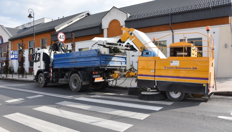 Zdjęcie główne newsa: Trwają remonty na drogach wojewódzkich na terenie Miasta i Gminy Sieniawa