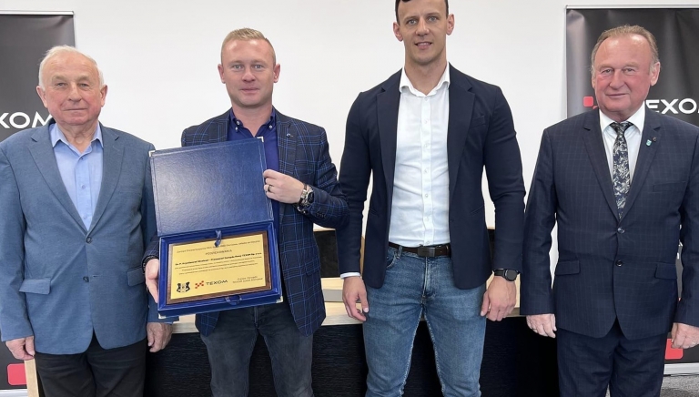 Zdjęcie główne newsa: Texom sponsorem Sokoła Sieniawa na kolejny rok