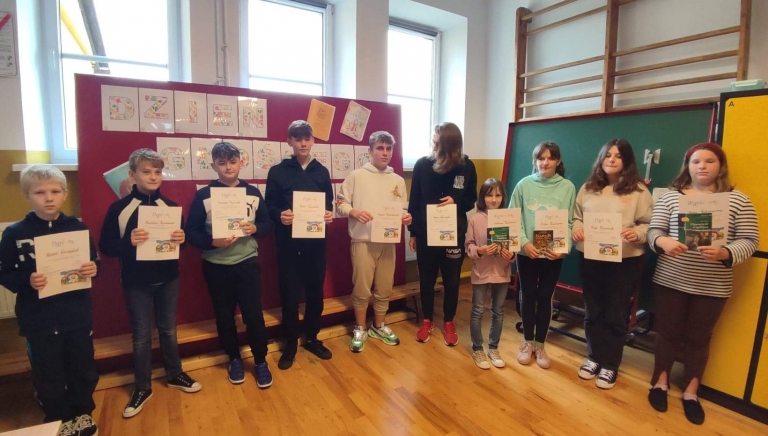 Zdjęcie główne newsa: Ogólnopolski Dzień Głośnego Czytania w Szkole Podstawowej w Rudce