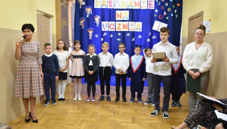 Zdjęcie główne newsa: Dzień Edukacji Narodowej i pasowanie na ucznia w SP w Wylewie