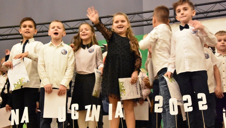 Zdjęcie główne newsa: Uroczystość pasowania na ucznia dzieci z SP w Sieniawie w CKSiR 