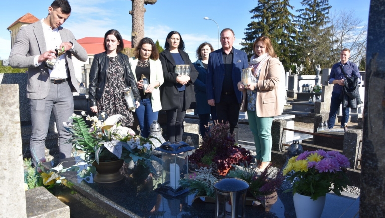 Zdjęcie główne newsa: Pamiętamy o zmarłych pracownikach i zasłużonych dla sieniawskiej ziemi