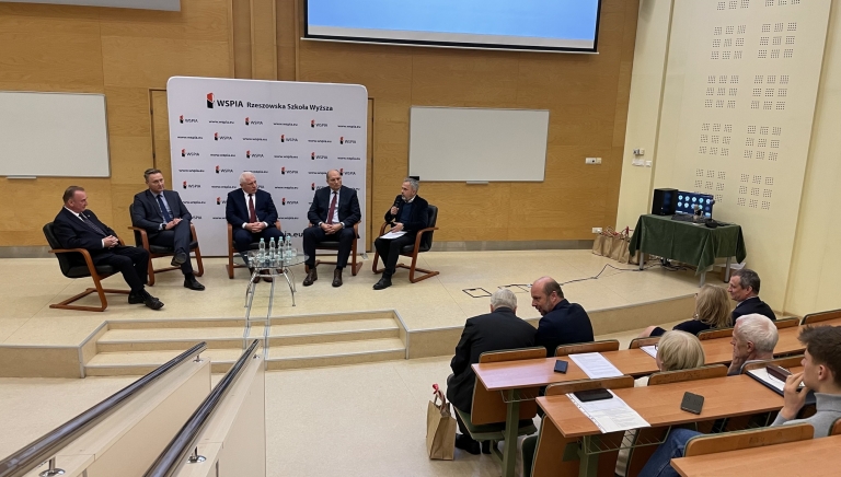 Zdjęcie główne newsa: „20 lat po pierwszych, bezpośrednich wyborach wójtów, burmistrzów i prezydentów” - seminarium z udziałem Burmistrza Adama Wosia