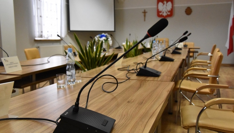 Zdjęcie główne newsa: Zawiadomienie o zwołaniu zwyczajnej XLV sesji Rady Miejskiej w Sieniawie oraz posiedzeniach komisji stałych.