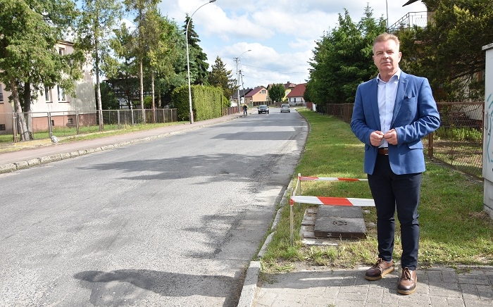 Zdjęcie główne newsa: Podpisanie umowy na realizację zadania pn. „Przebudowa drogi powiatowej Nr P 1256R ulica Jana Pawła II i Piskorowice – Pigany – Sieniawa”