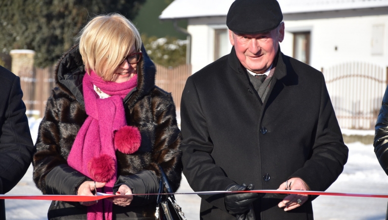 Zdjęcie główne newsa: Uroczyste oddanie do użytku inwestycji drogowej pn. „Przebudowa drogi powiatowej Nr P 1256R ulica Jana Pawła II i Piskorowice – Pigany – Sieniawa”