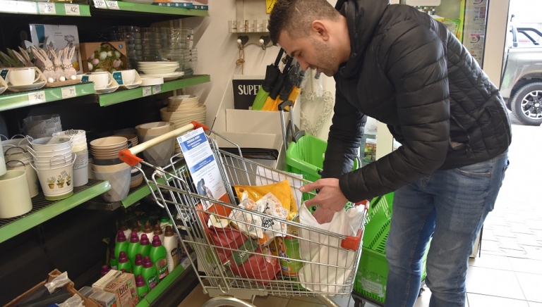 Zdjęcie główne newsa: Zawieźliśmy karmę do schroniska w Orzechowcach