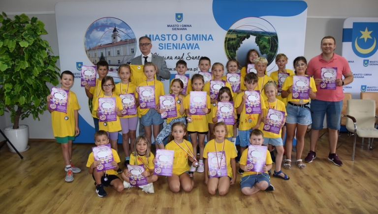 Zdjęcie główne newsa: Z wizytą u burmistrza. Półkolonia letnia dla dzieci w Sieniawie