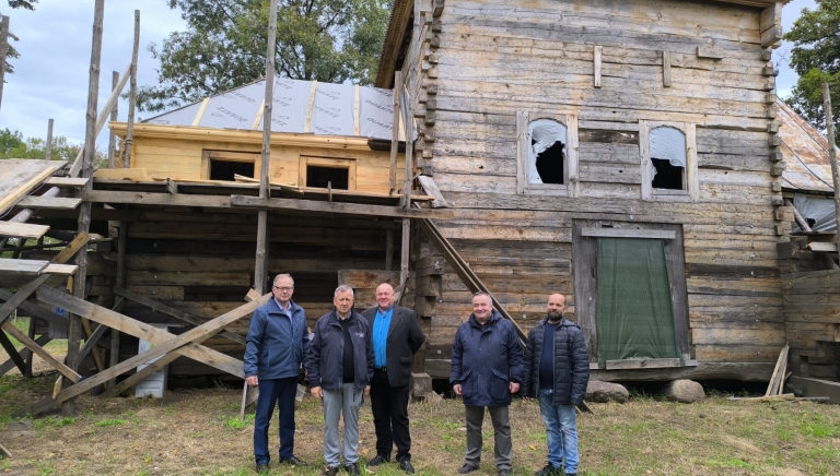 Zdjęcie główne newsa: Trwają prace remontowo-konserwatorskie przy cerkwi w Leżachowie