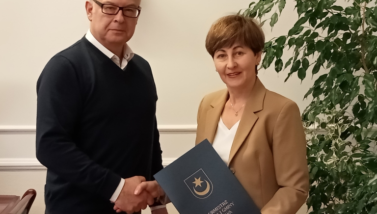 Zdjęcie główne newsa: Powierzenie pełnienia obowiązków dyrektora Szkoły Podstawowej im. T. Kościuszki w Sieniawie