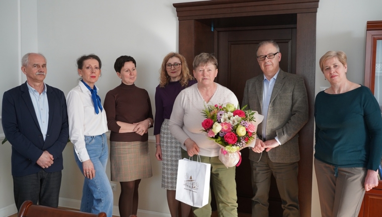 Zdjęcie główne newsa: Pani Halina Gajda przechodzi na emeryturę