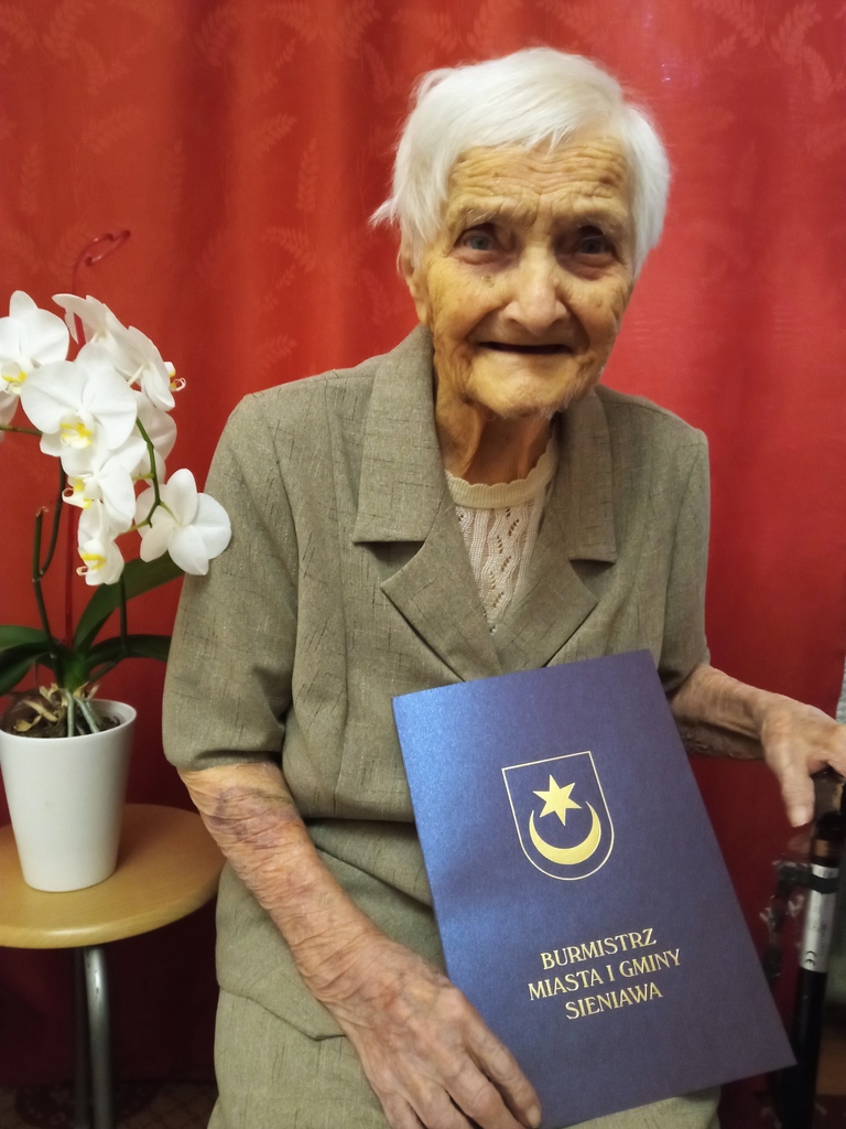 Setne urodziny pani Heleny Rudzińskiej z Pigan Setne urodziny pani Heleny Rudzińskiej z Pigan